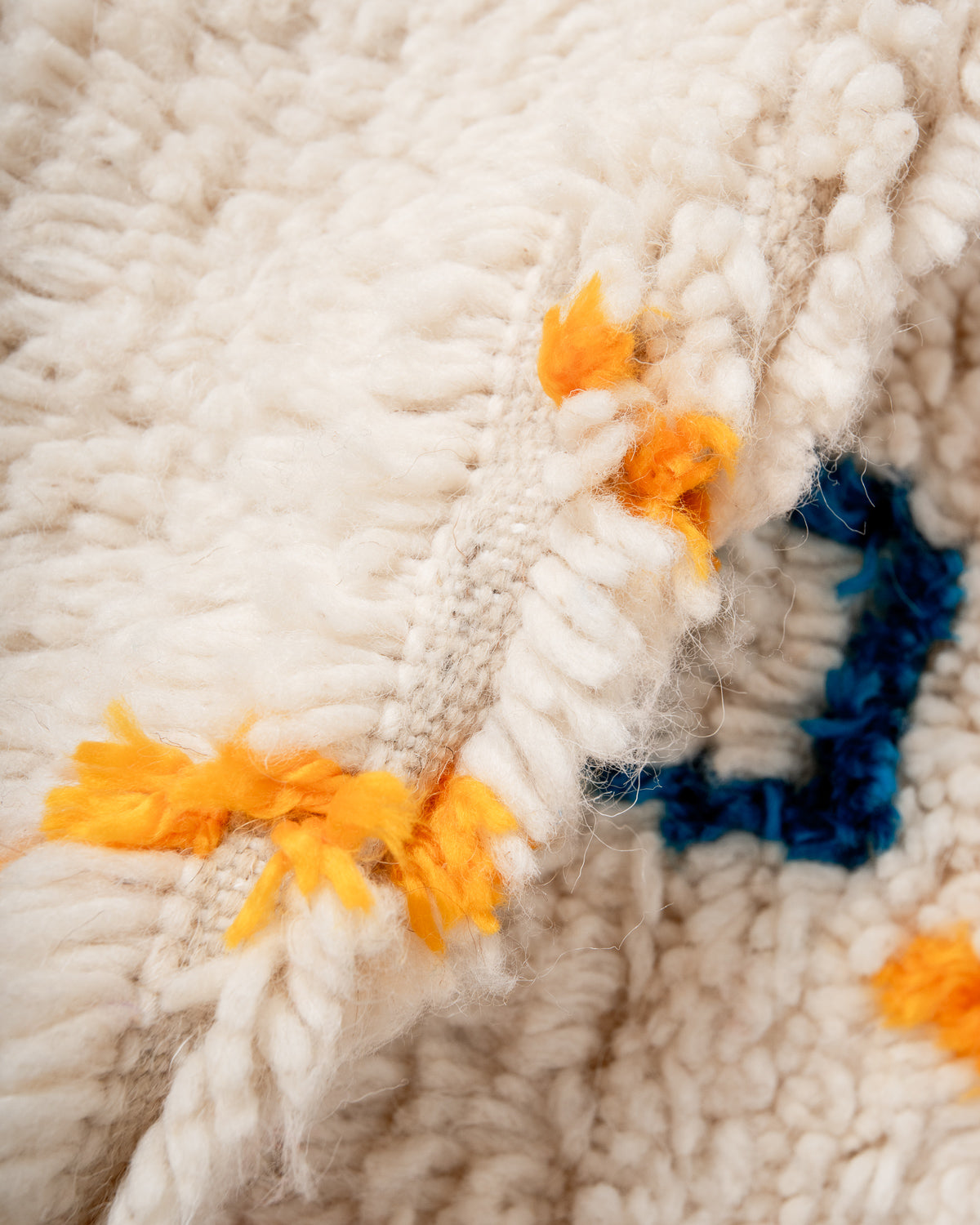 Modern designer handcrafted Berber rug from Morocco. Azilal rug with beautiful colors and patterns. Made of sheep’s wool and colourful cotton.